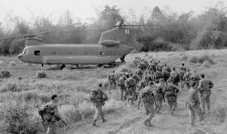 D Company, 6RAR boarding a Chinook